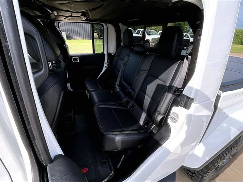 Used 2025 Jeep Gladiator Sport AWD/4WD image 27