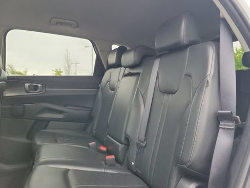 Certified 2024 Kia Sorento S AWD/4WD image 9