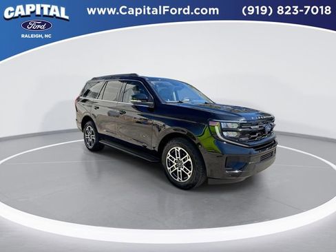 Certified 2025 Ford Expedition Active image 2