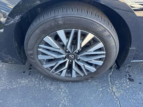 Used 2024 Nissan Altima 2.5 SV AWD/4WD image 29