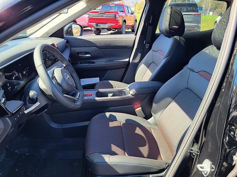 New 2026 Nissan Kicks SR image 11