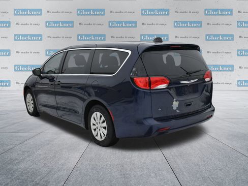 Used 2020 Chrysler Voyager L image 11