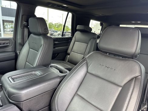 Used 2023 GMC Yukon Denali image 28