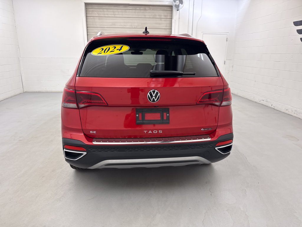 Used 2024 Volkswagen Taos SE w/ Black Wheel Plus Package AWD/4WD image 5