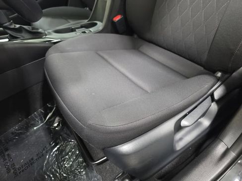 Used 2025 Toyota Corolla LE FWD image 27