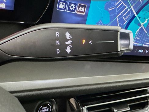 Used 2025 Chevrolet Traverse LT image 25