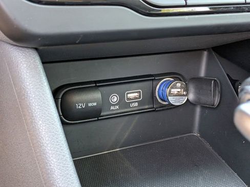 Used 2019 Kia Niro EX FWD image 28