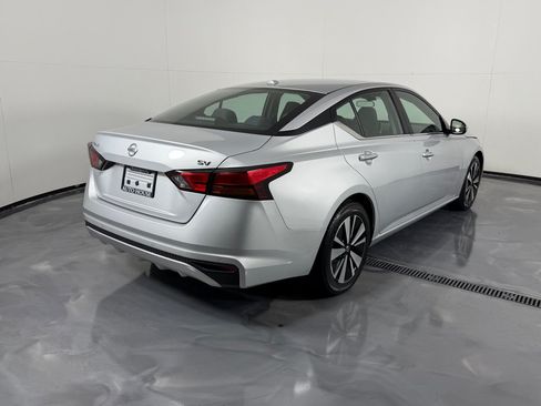 Used 2022 Nissan Altima 2.5 SV FWD image 5