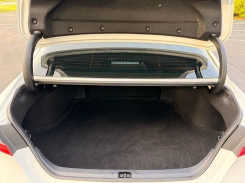 Used 2020 Toyota Camry SE FWD image 19