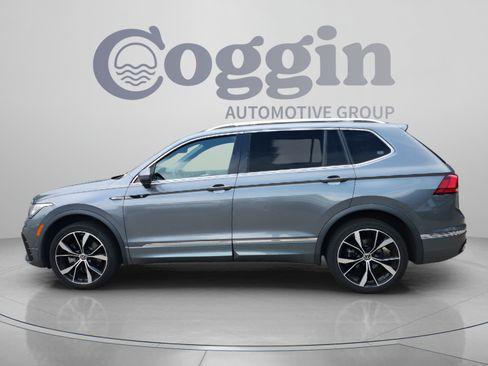 Used 2022 Volkswagen Tiguan SEL R-Line AWD/4WD image 2