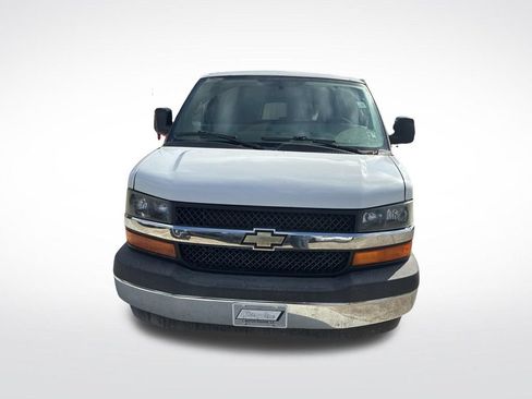 Used 2017 Chevrolet Express 3500 LT w/ LT Preferred Equipment Group RWD image 2