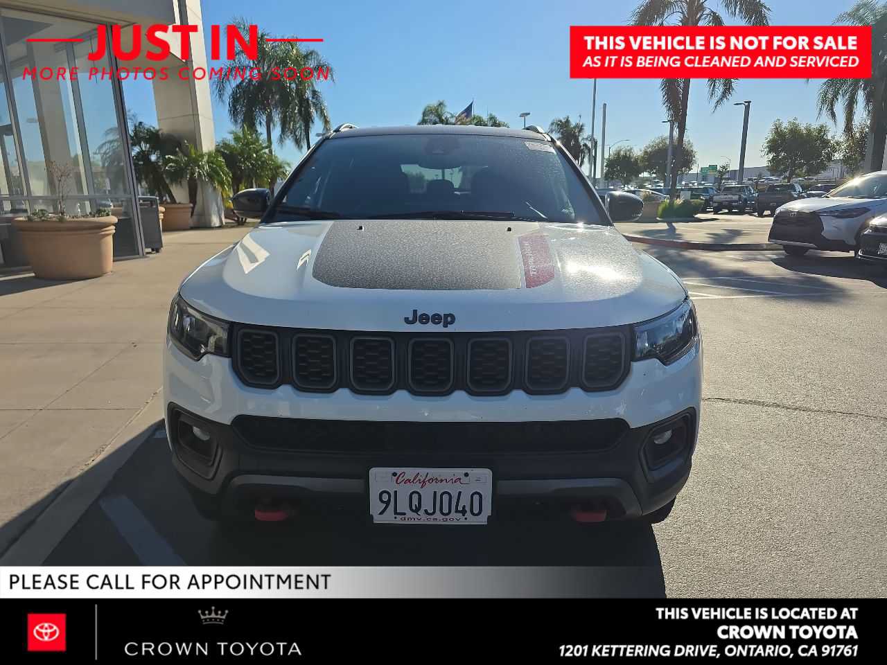Used 2024 Jeep Compass Trailhawk AWD/4WD image 2
