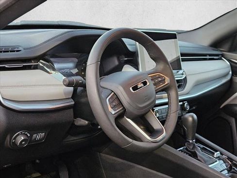 Used 2025 Jeep Compass Limited AWD/4WD image 10
