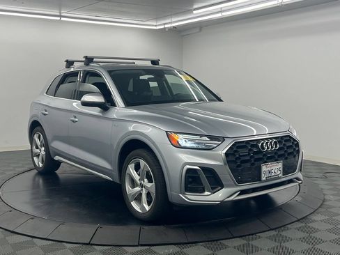 Used 2022 Audi Q5 2.0T Premium Plus w/ Premium Plus Package AWD/4WD image 3