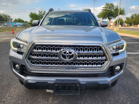 Used 2016 Toyota Tacoma TRD Off-Road AWD/4WD image 2
