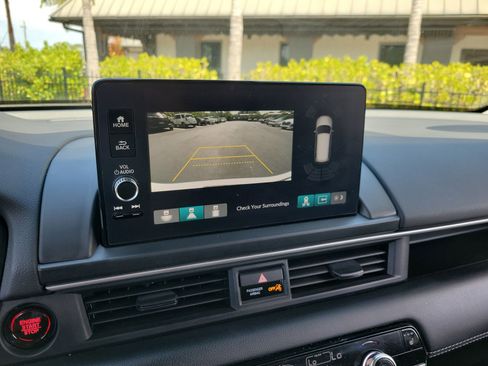 Used 2025 Honda Pilot Touring image 23