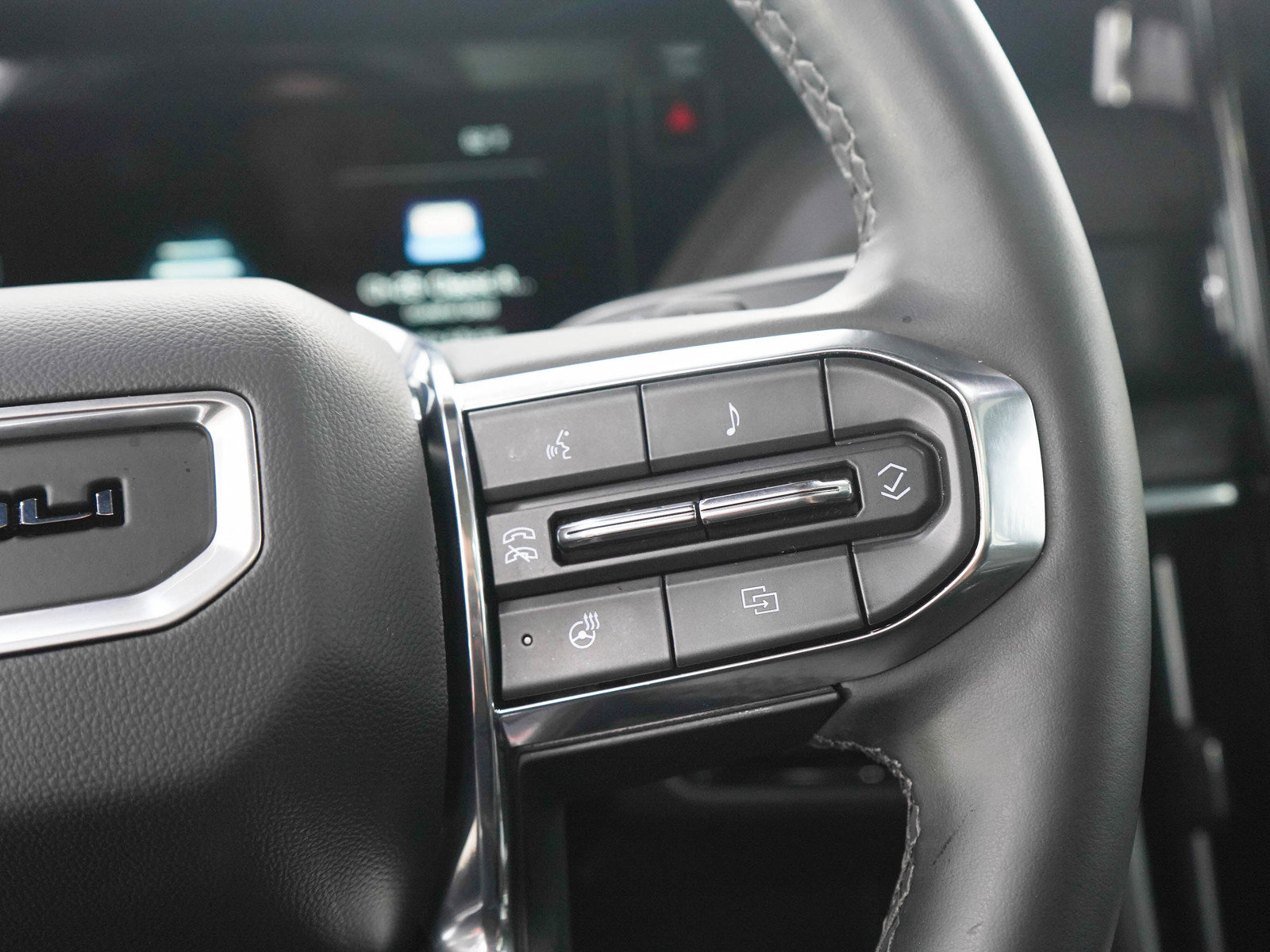 Used 2025 GMC Yukon Denali w/ Sun & Power Step Package AWD/4WD image 30