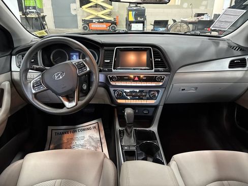 Used 2018 Hyundai Sonata SE FWD image 13