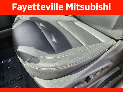 Used 2025 Chevrolet Suburban Z71 AWD/4WD image 8
