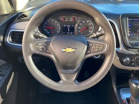 Used 2020 Chevrolet Equinox LS w/ LS Convenience Package image 9