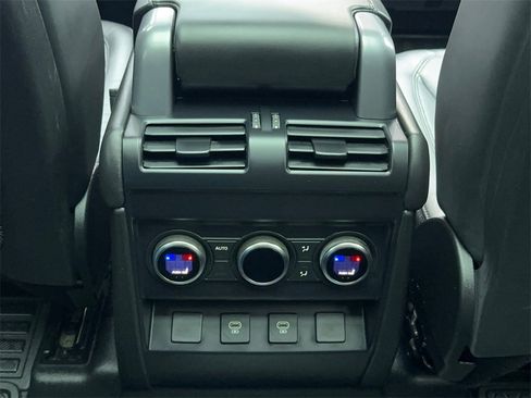 Used 2023 Land Rover Defender 110 V8 image 24