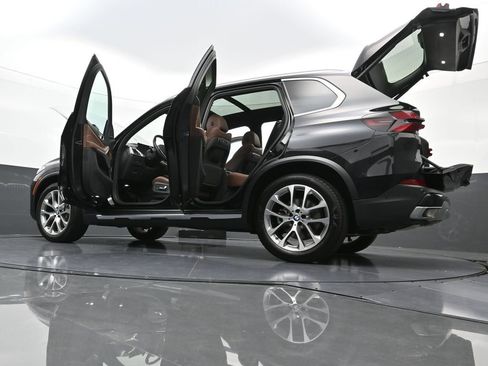 Used 2024 BMW X5 xDrive40i w/ Premium Package image 42