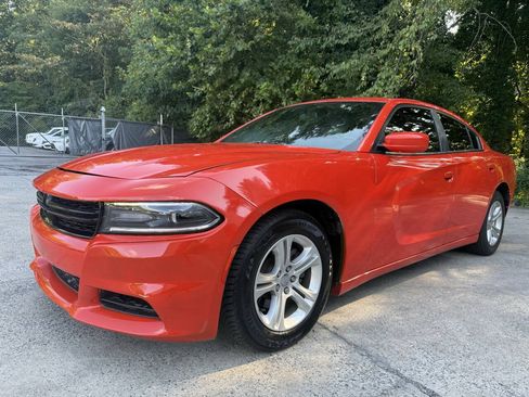 Used 2020 Dodge Charger SXT RWD image 1