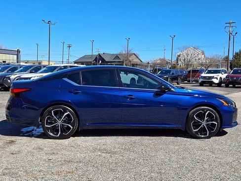 Certified 2023 Nissan Altima 2.5 SR w/ SR Premium Package image 8