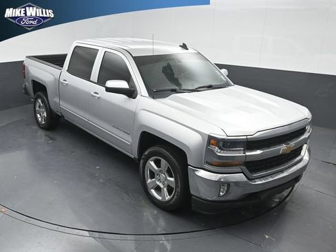 Used 2018 Chevrolet Silverado 1500 LT w/ All Star Edition RWD image 9