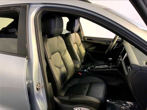 Certified 2026 Porsche Macan AWD/4WD image 18