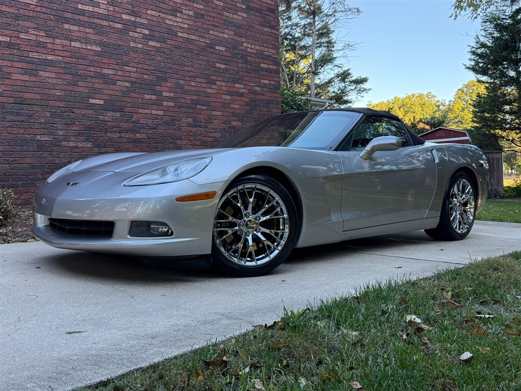 Used 2008 Chevrolet Corvette Convertible w/ Preferred Equipment Group RWD image 2