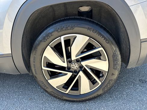 Used 2025 Volkswagen Atlas SE image 20