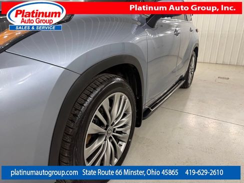 Used 2023 Toyota Highlander Platinum AWD/4WD image 47