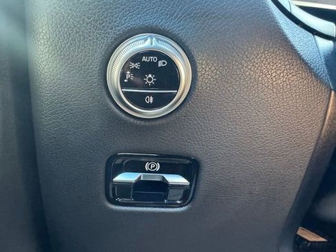 Used 2024 Mercedes-Benz GLC 300 4MATIC image 24