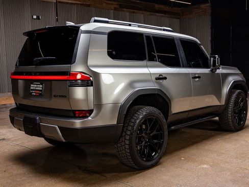 Used 2025 Lexus GX 550 image 9