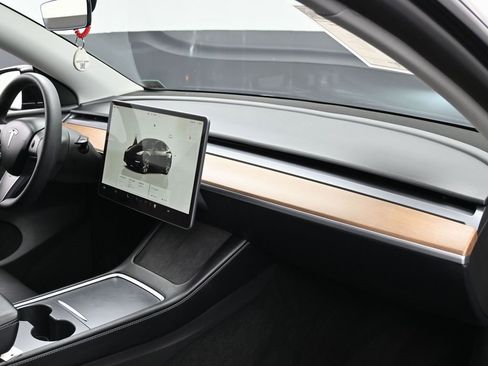 Used 2023 Tesla Model Y Long Range image 38