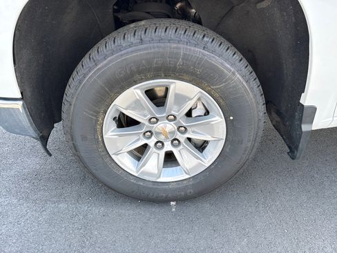 Used 2025 Chevrolet Silverado 1500 LT AWD/4WD image 9