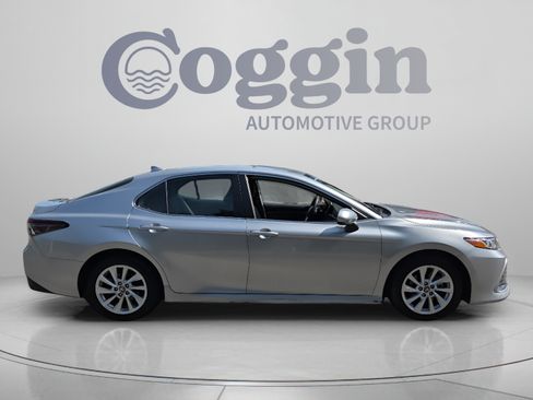 Used 2024 Toyota Camry LE FWD image 6