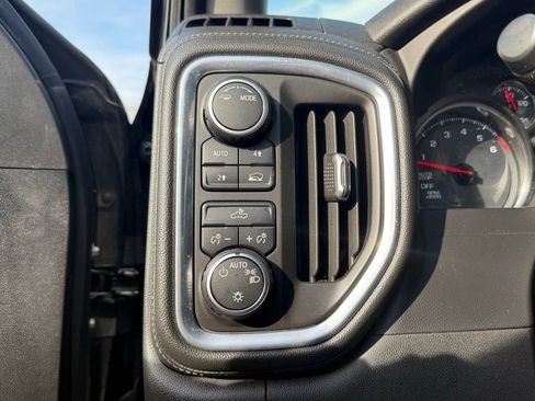 Used 2020 Chevrolet Silverado 1500 LT image 32