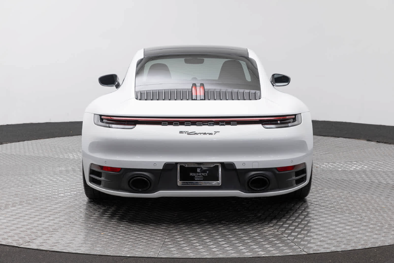 Used 2024 Porsche 911 Carrera T RWD image 5