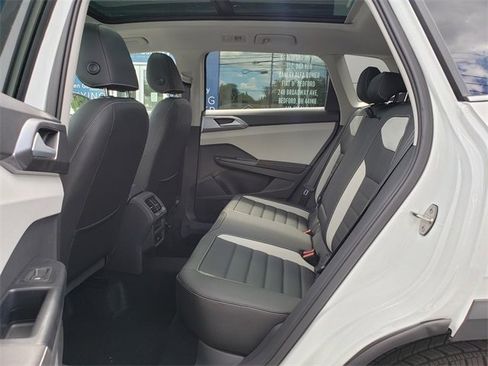 New 2025 Volkswagen Taos SEL image 8