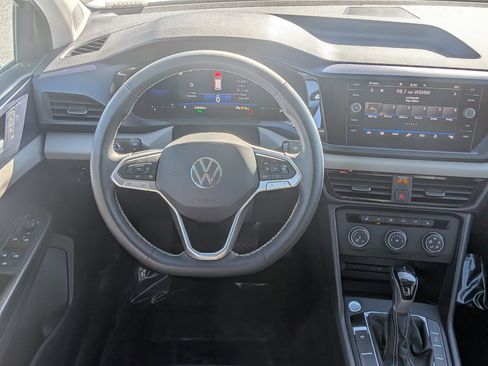 Used 2022 Volkswagen Taos SE AWD/4WD image 18