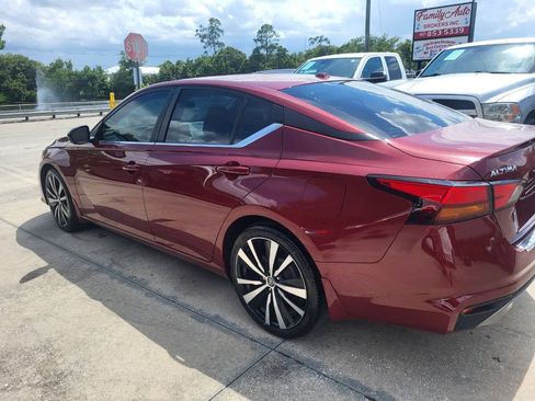Used 2021 Nissan Altima 2.5 SR w/ SR Premium Package FWD image 30