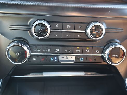 Used 2022 Ford F150 Platinum w/ Equipment Group 701A High AWD/4WD image 34