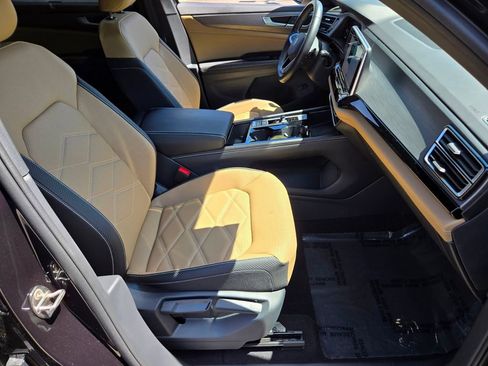 Certified 2024 Volkswagen Atlas Cross Sport SE AWD/4WD image 13