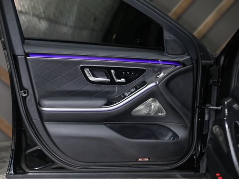 Used 2025 Mercedes-Benz S 580 S 580 4MATIC image 28