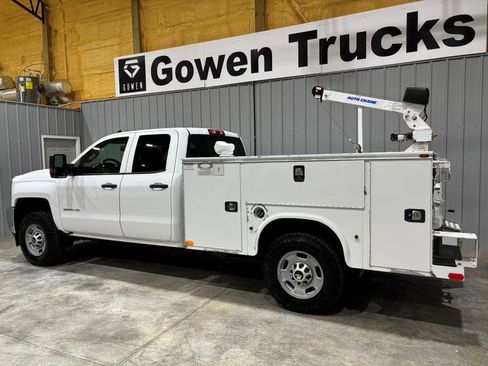 Used 2017 Chevrolet Silverado 2500 W/T w/ Snow Plow Prep Package AWD/4WD image 5