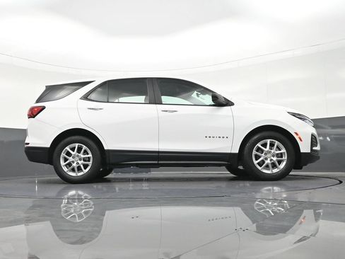 Used 2022 Chevrolet Equinox LS FWD image 28