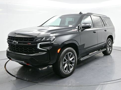 Used 2023 Chevrolet Tahoe Z71 w/ Luxury Package AWD/4WD image 3
