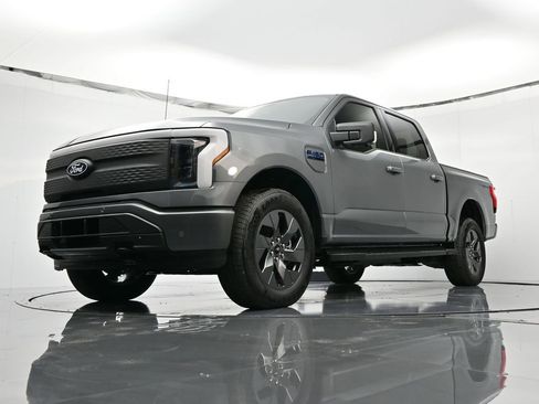 New 2025 Ford F150 Lightning Flash image 39